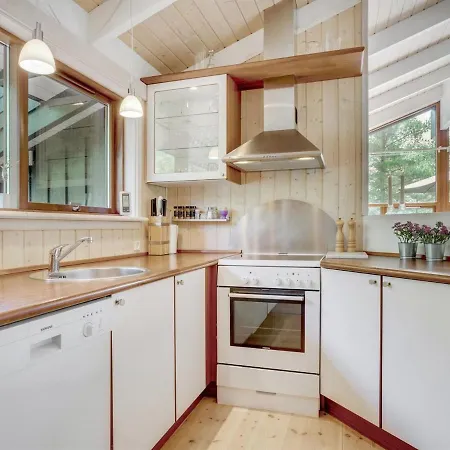 Holiday home Mine - 300m From The Sea In Ne Jutland By Interhome *